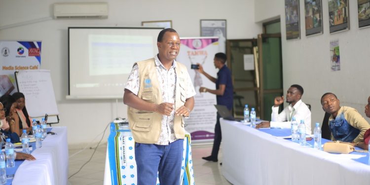 MTAALAMU AONYA UPOTOSHAJI CHANJO YA CORONA