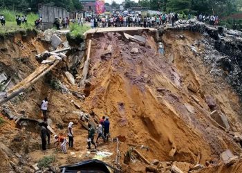 MAPOROMOKO YA ARDHI CAMEROON WENGI WAHOFIWA KUPOTEA