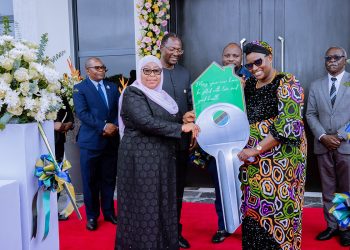 RAIS SAMIA SULUHU HASSAN AKABIDHI NYUMBA KWA MAMA JANETH MAGUFULI