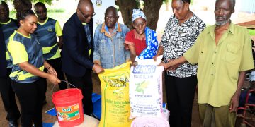 TRA SHINYANGA YATOA MSAADA WA TANKI LA MAJI HOSPITALI YA WILAYA DKT. JAKAYA KIKWETE KISHAPU NA KUWAPA MAHITAJI WAHITAJI