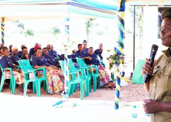 WAFUGA NYUKI MWENDAKULIMA KAHAMA WAKABIDHIWA MRADI NA VIFAA KWA AJILI YA SHUGHULI ZA UFUGAJI NYUKI