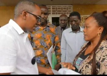 WAZIRI SILAA AMWAGIWA SIFA SHINYANGA