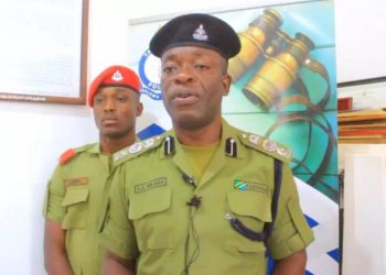 MUME AUWA MKE  NA KITU CHENYE NCHA KALI