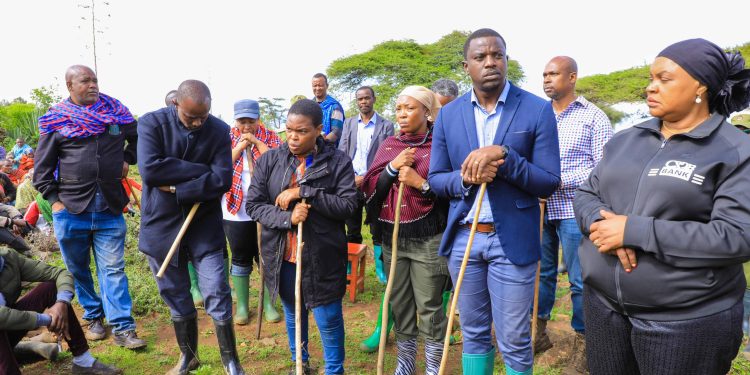 WAZIRI MHAGAMA NA BASHUNGWA WAFIKA KIJIJI CHA HANANG KUWAONA WAANGA WA MAFURIKO