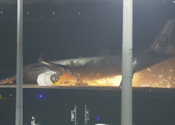 WATU 367 WANUSURIKA NA AJALI YA NDEGE YA AIRBUS A350  BAADA YA KUWAKA MOTO  HANEDA