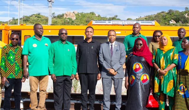 KATIBU MKUU JUMUIYA YA WAZAZI NDG. ALLY HAPI TEMBELEA TRENI YA MWENDOKASI DODOMA