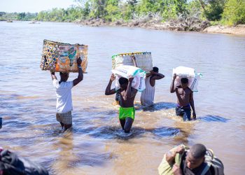 WANANCHI KIRANJERANJE KUWEKA KAMBI KUHAKIKISHA BARABARA INAPITIKA